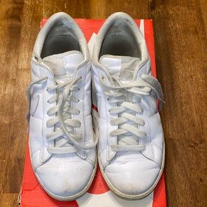 Nike Women’s Tennis Classic Sneakers